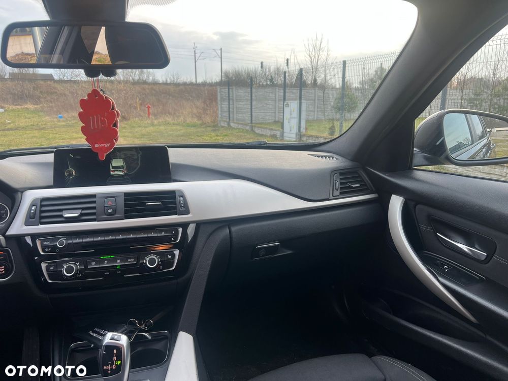 BMW Seria 3 320d Edition M Sport Shadow - 9