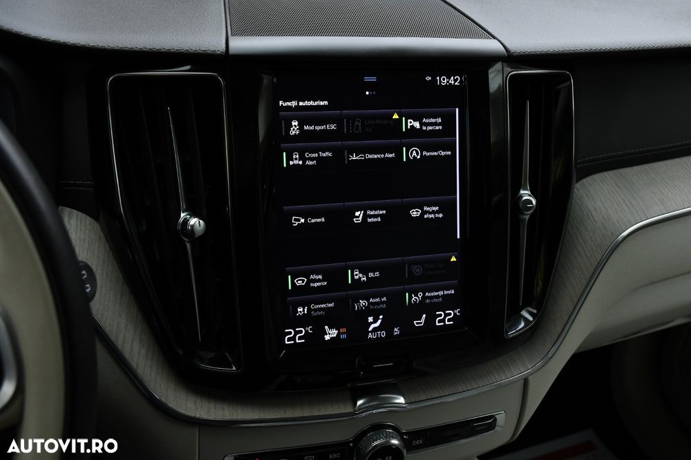 Volvo XC 60 D5 AWD Momentum - 10