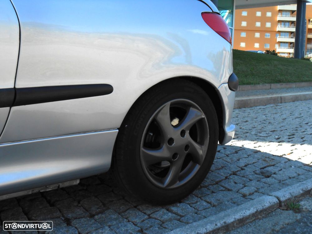 Peugeot 206 CC 1.6 - 12