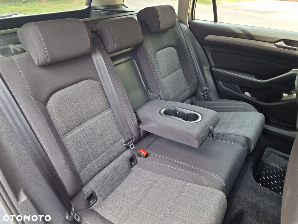 Volkswagen Passat - 22