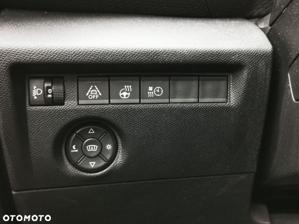 Citroën C4 EV136 50kWh Shine - 30