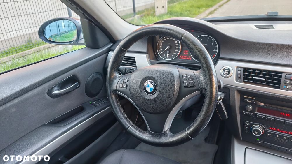 BMW Seria 3 - 22