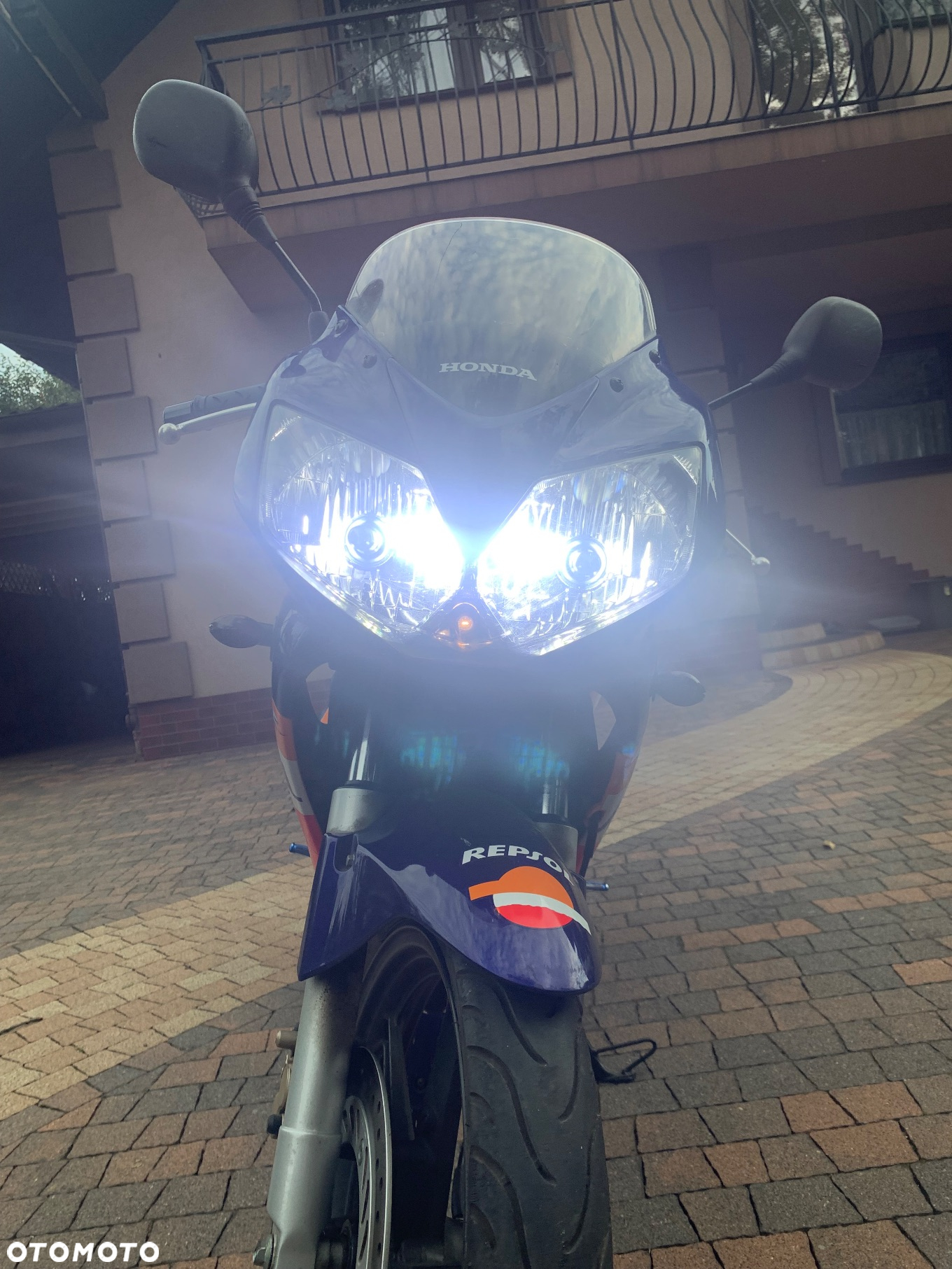 Honda CBR - 12