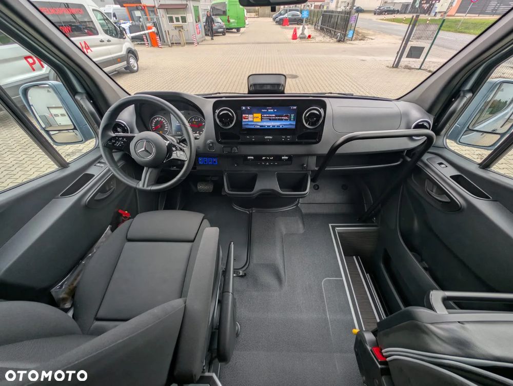 Mercedes-Benz Sprinter 519 - 15