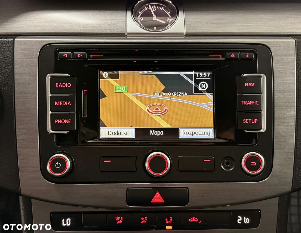 Volkswagen Passat 1.4 TSI BMT Comfortline - 12