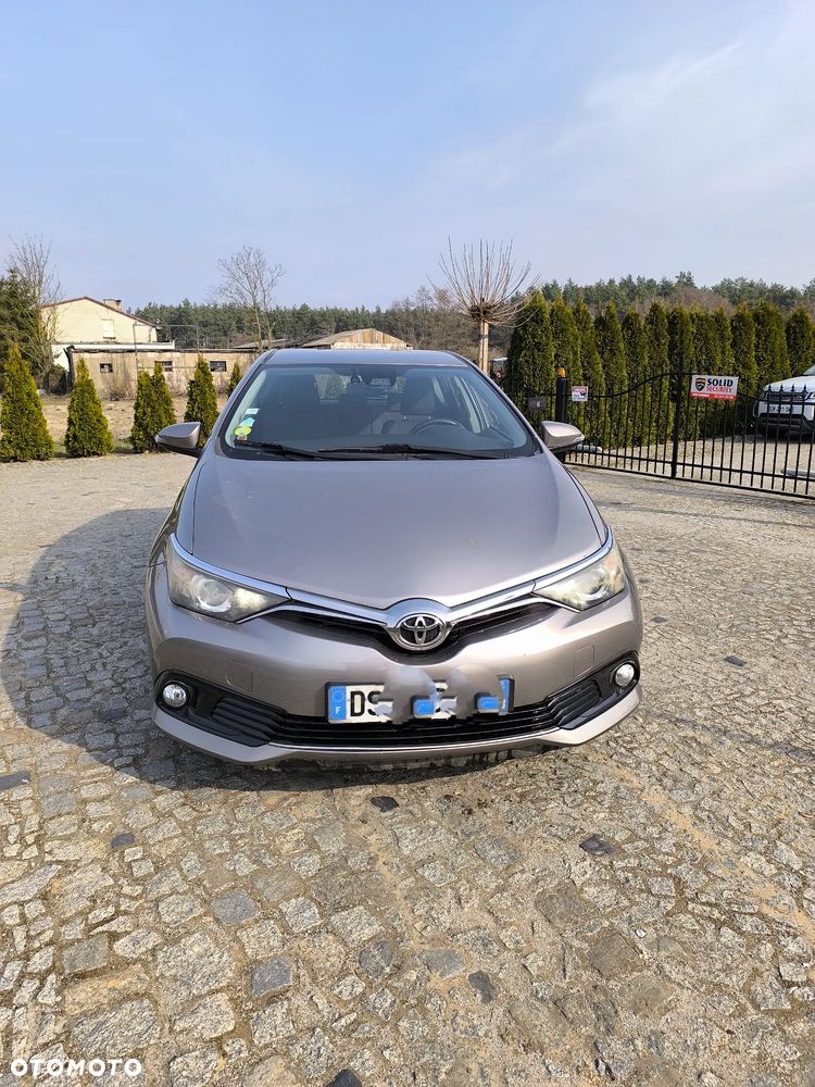 Toyota Auris 1.6 D-4D Design Edition - 2