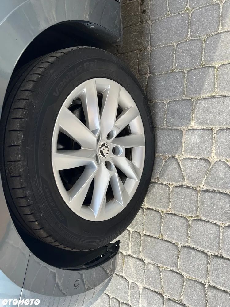 Skoda Superb 2.0 TDI DSG Premium Edition - 29