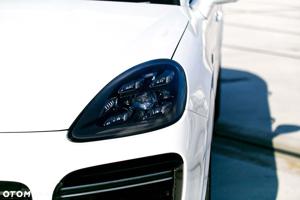 Porsche Cayenne Turbo S E-Hybrid Tiptronic S - 25