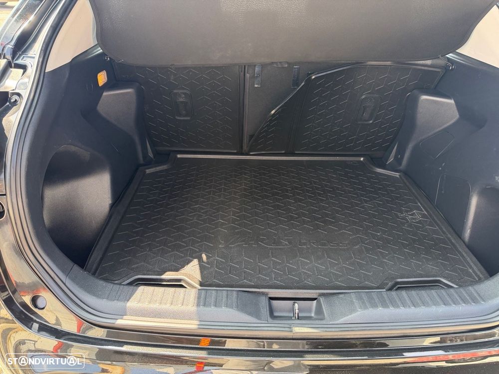 Toyota Yaris Cross 1.5 HDF Comfort Plus AWD - 19