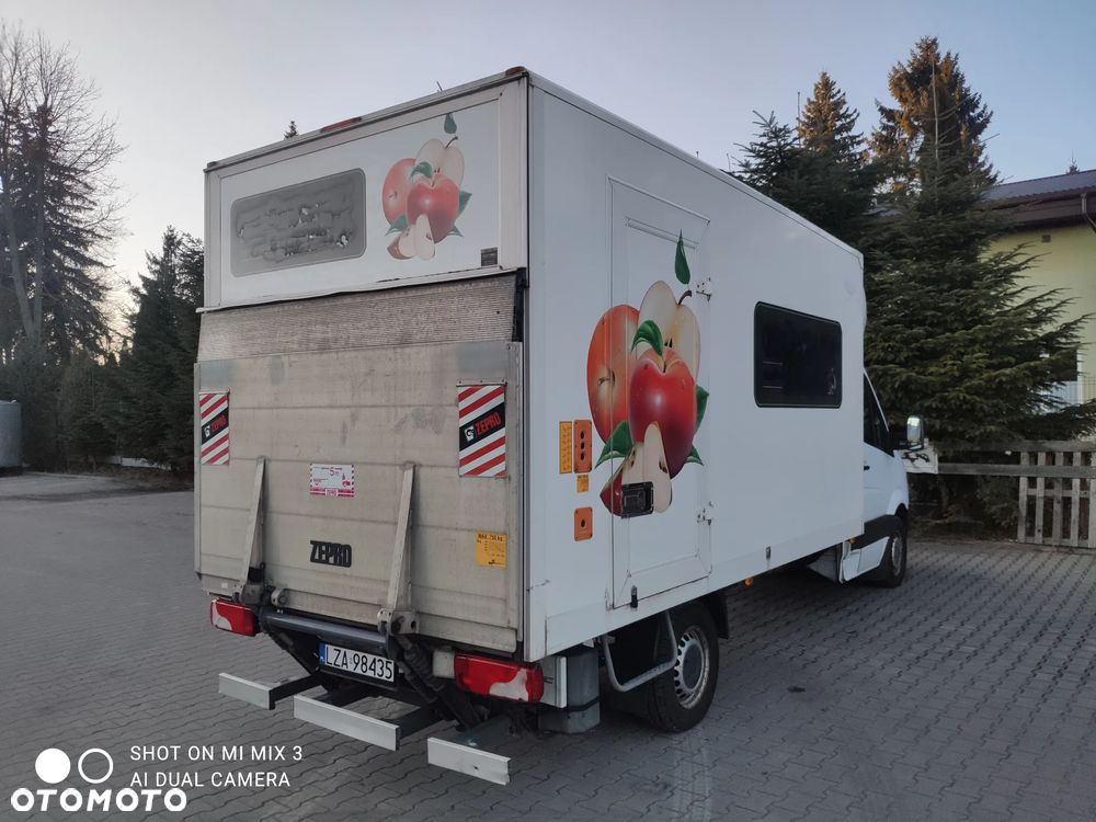 Mercedes-Benz Sprinter 319 - 8