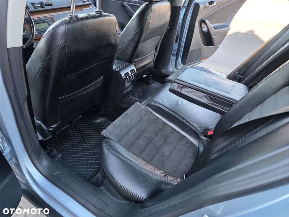 Volkswagen Passat 2.0 TDI DPF Highline - 12