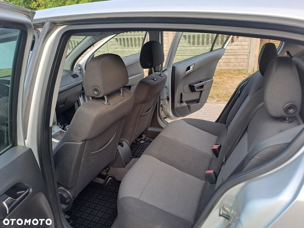 Opel Astra 1.6 - 9