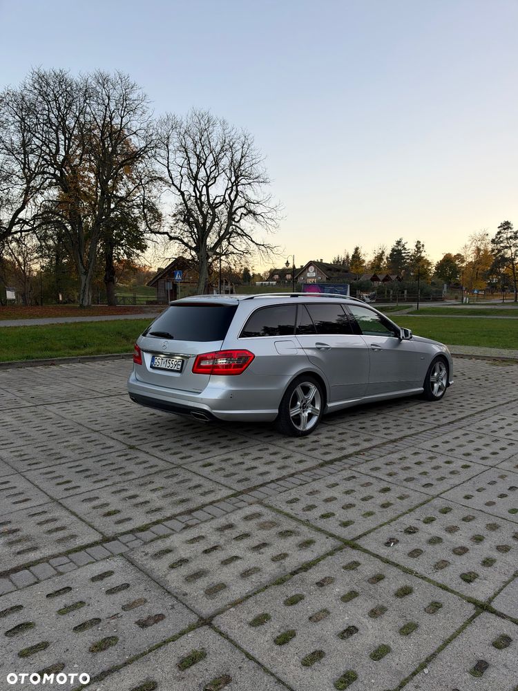 Mercedes-Benz E-Class 2009 photo 5