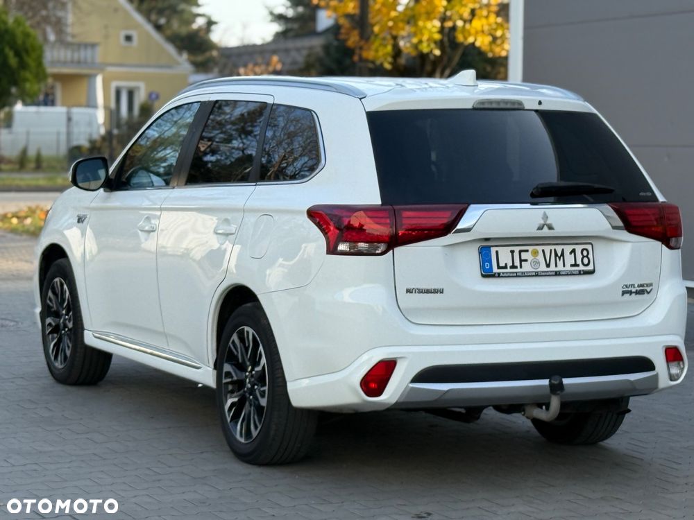 Mitsubishi Outlander PHEV Instyle NAVI + - 4