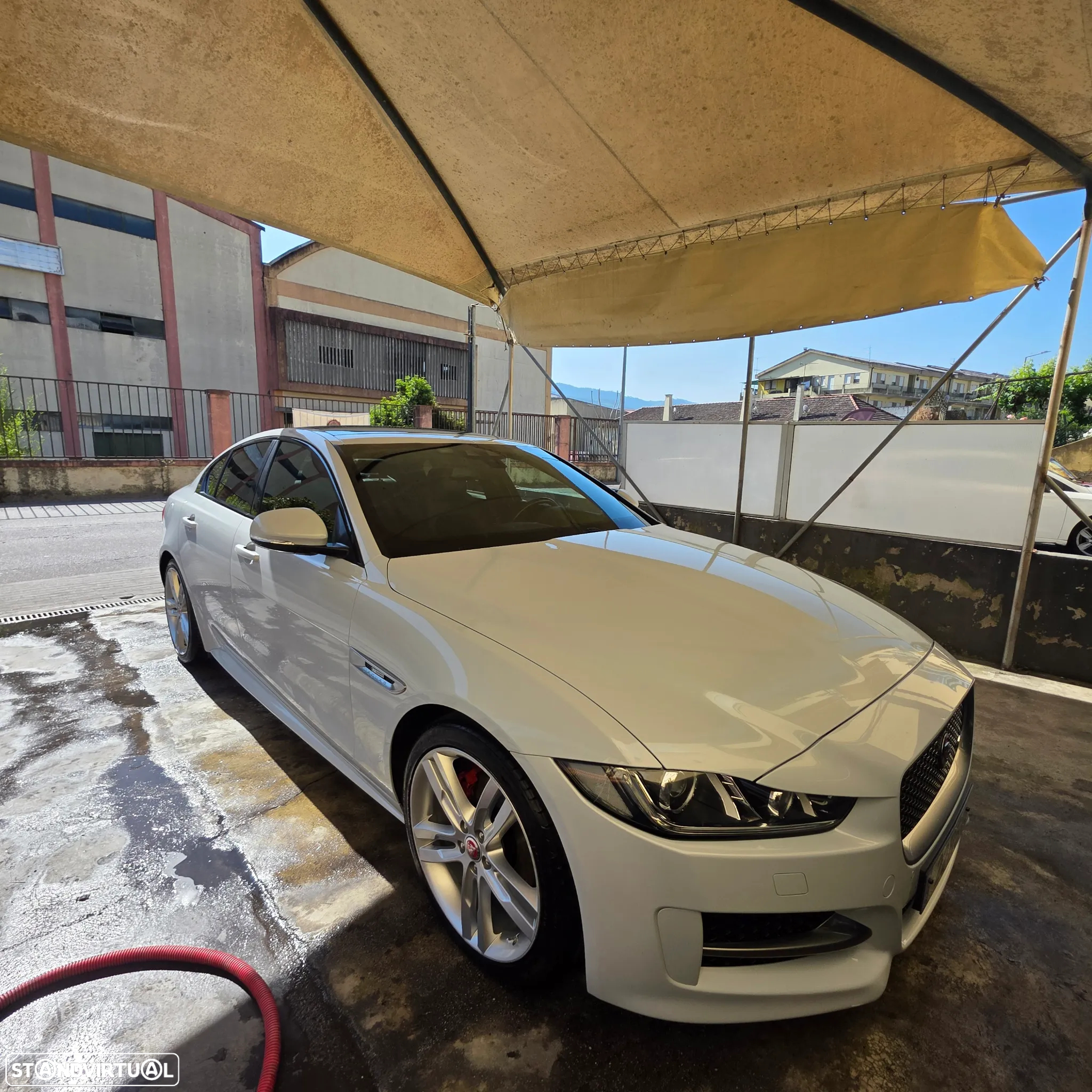 Jaguar XE 2.0 D R-Sport AWD Aut. - 10