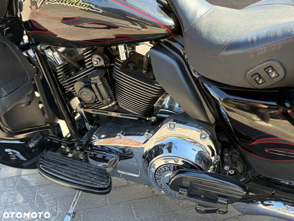 Harley-Davidson FLH Electra Glide - 15