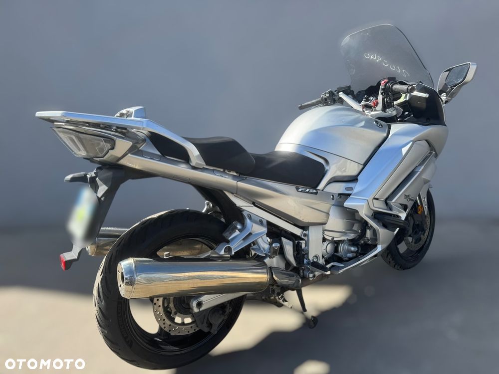 Yamaha FJR - 3
