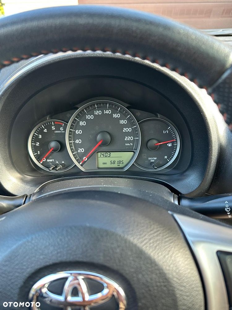 Toyota Yaris 1.4 D-4D - 11
