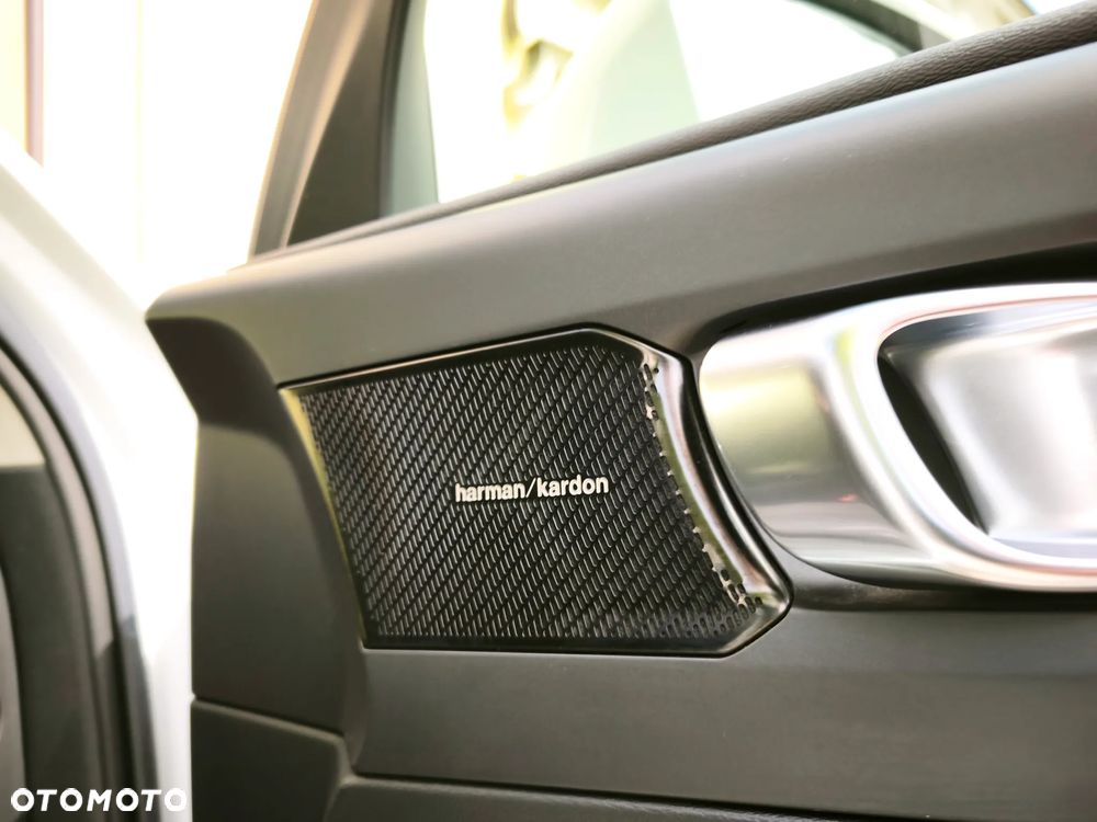 Volvo XC 40 T3 Momentum - 18