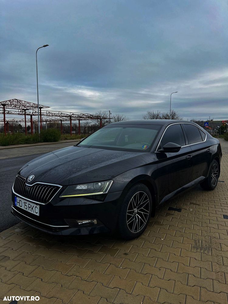 Skoda Superb 1.6 TDI DSG Style - 1
