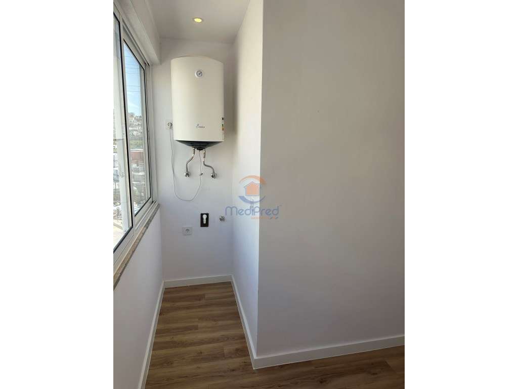 Apartamento T1 com Varanda Circundante | Odivelas - Grande imagem: 3/16