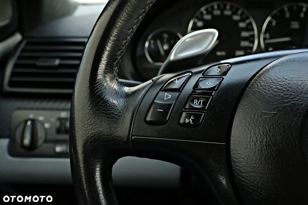 BMW Seria 3 320i - 26