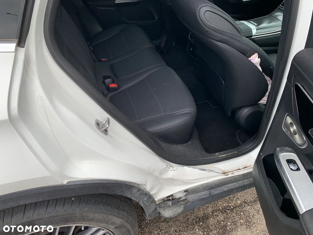 Mercedes-Benz GLC 300 4Matic 9G-TRONIC - 9