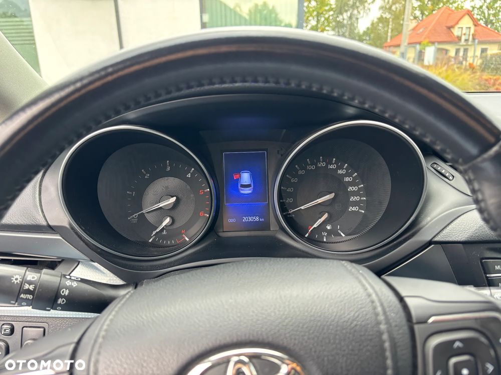 Toyota Avensis 2.0 D-4D Selection - 8