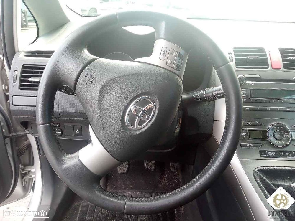 VOLANTE TOYOTA AURIS 2006 - 1