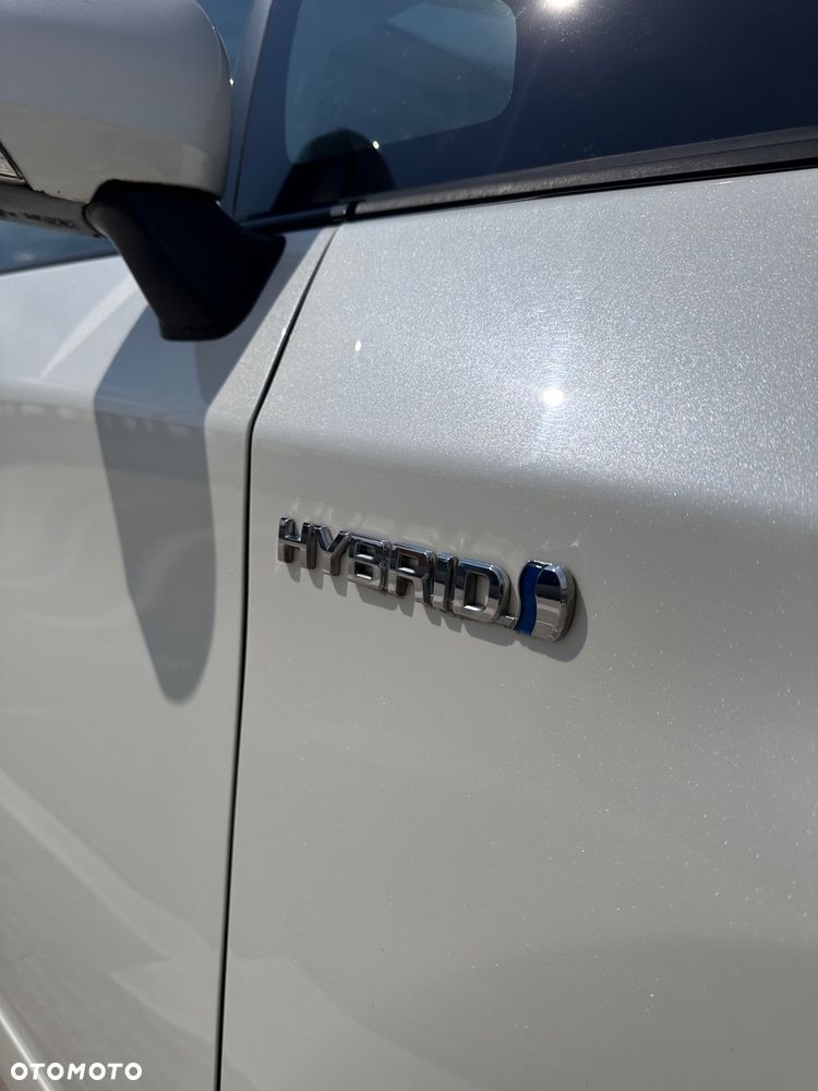Toyota Prius (Hybrid) Life - 15