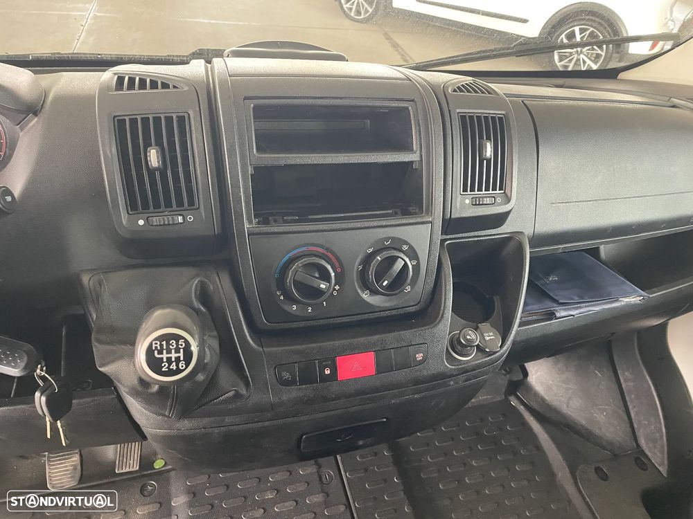 Peugeot Boxer 7Lugares 2.0 HDI 130cv C/BASCULA - 19