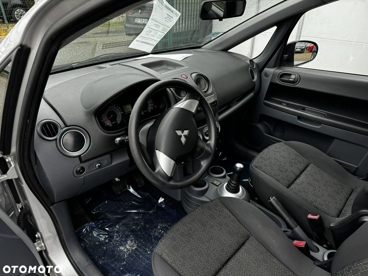 Mitsubishi Colt 1.3 Intense - 11