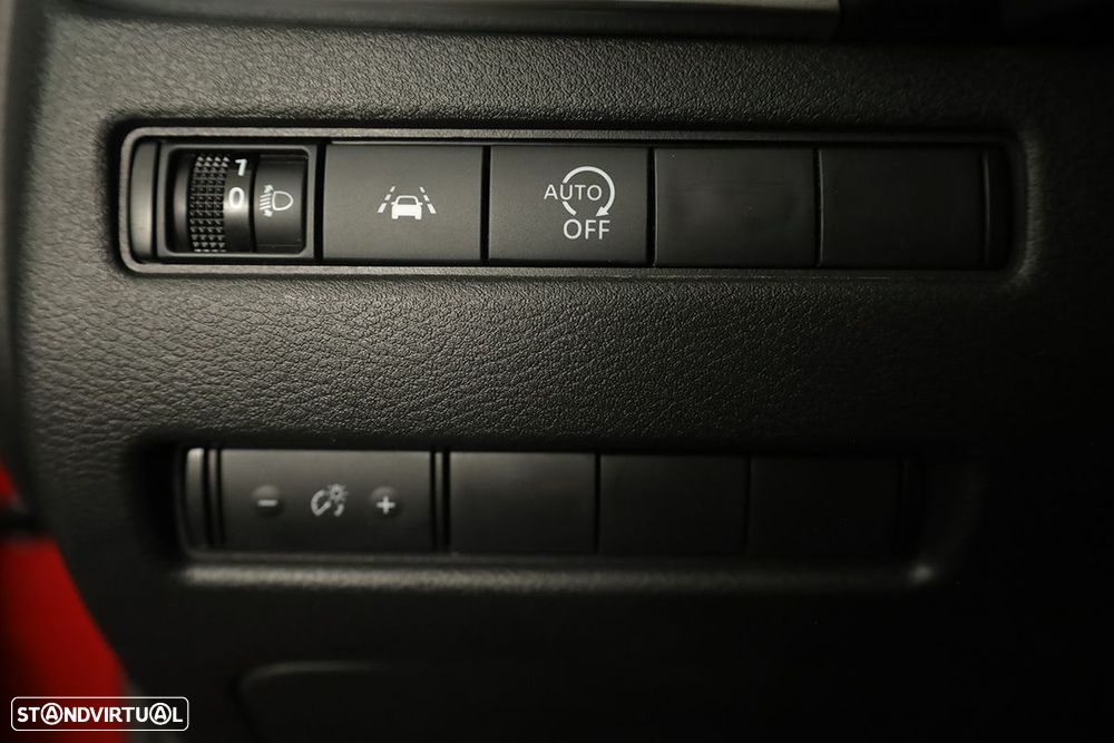 Nissan Qashqai 1.3 DIG-T N-Connecta LED Xtronic - 19