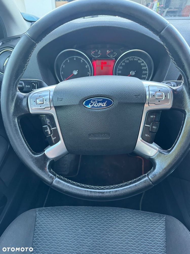 Ford Mondeo 2.5 Ghia - 21