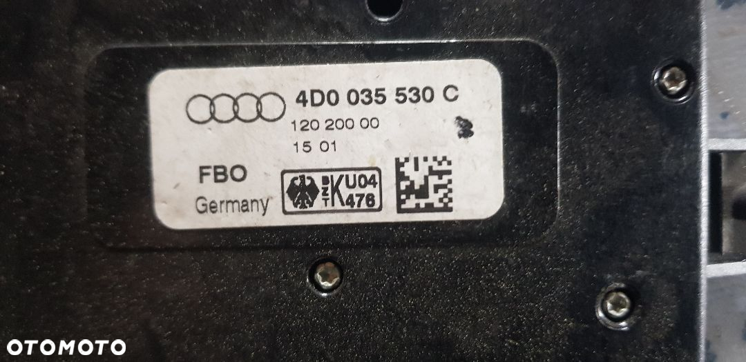 AUDI A6 WZMACNIACZ ANTENY 4D0035530D - 2