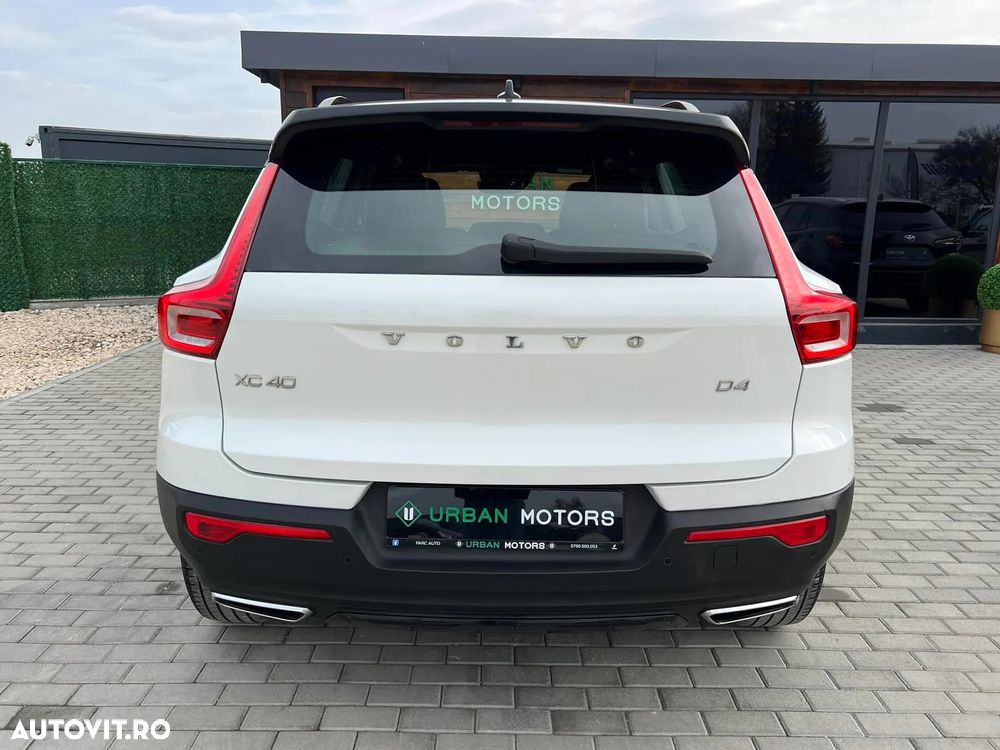 Volvo XC 40 D4 AWD Geartronic R-Design - 13