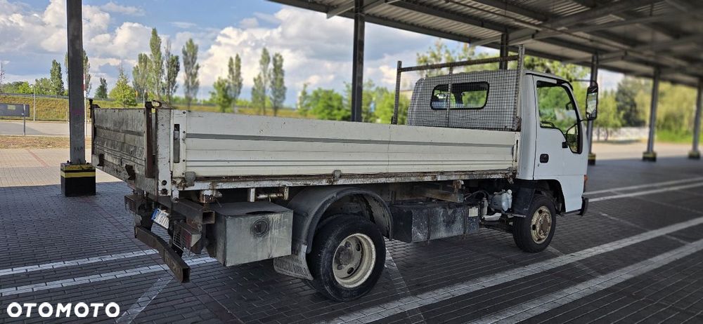 Isuzu NPR69 - 8