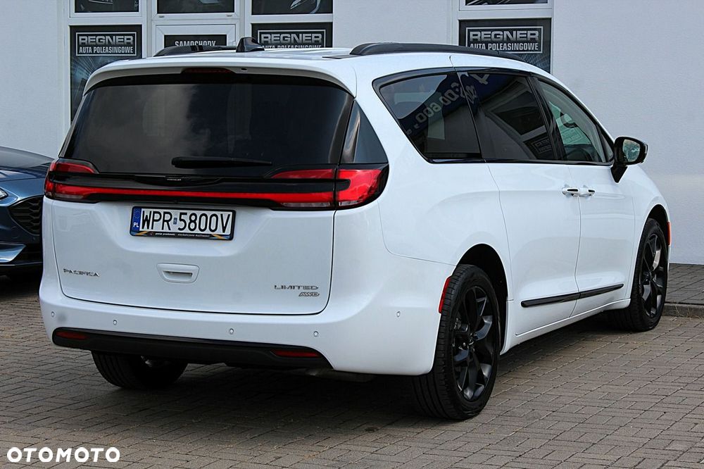 Chrysler Pacifica - 6