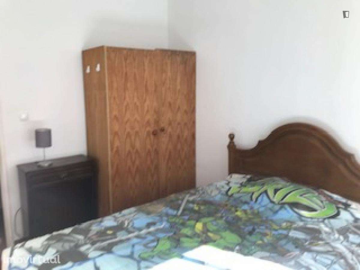 Quarto - localizado em Lisbon - Grande imagem: 3/8