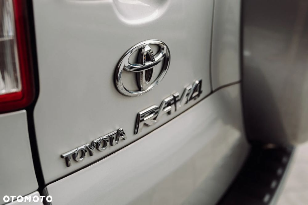 Toyota RAV4 - 12