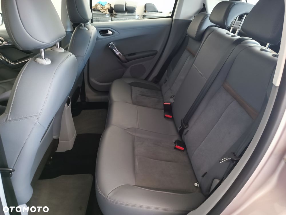 Peugeot 208 1.6 VTi Allure - 34