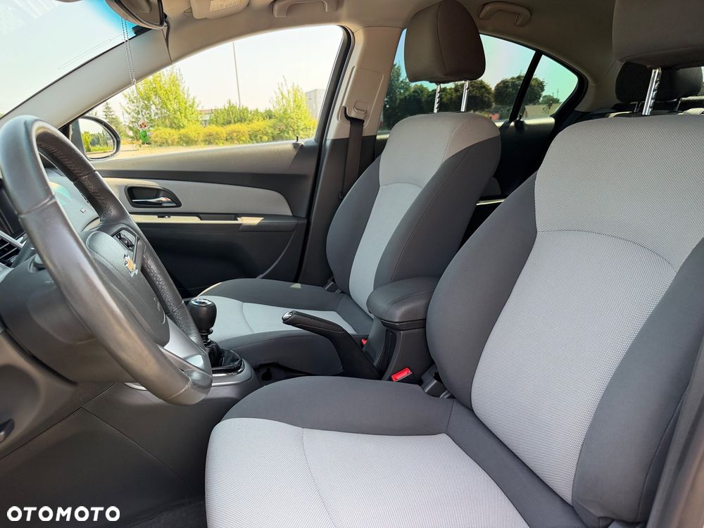 Chevrolet Cruze 1.8 LT+ - 16