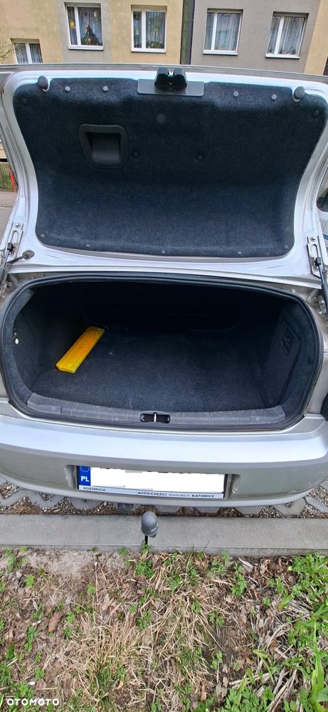 Opel Vectra 1.6 Essentia - 37