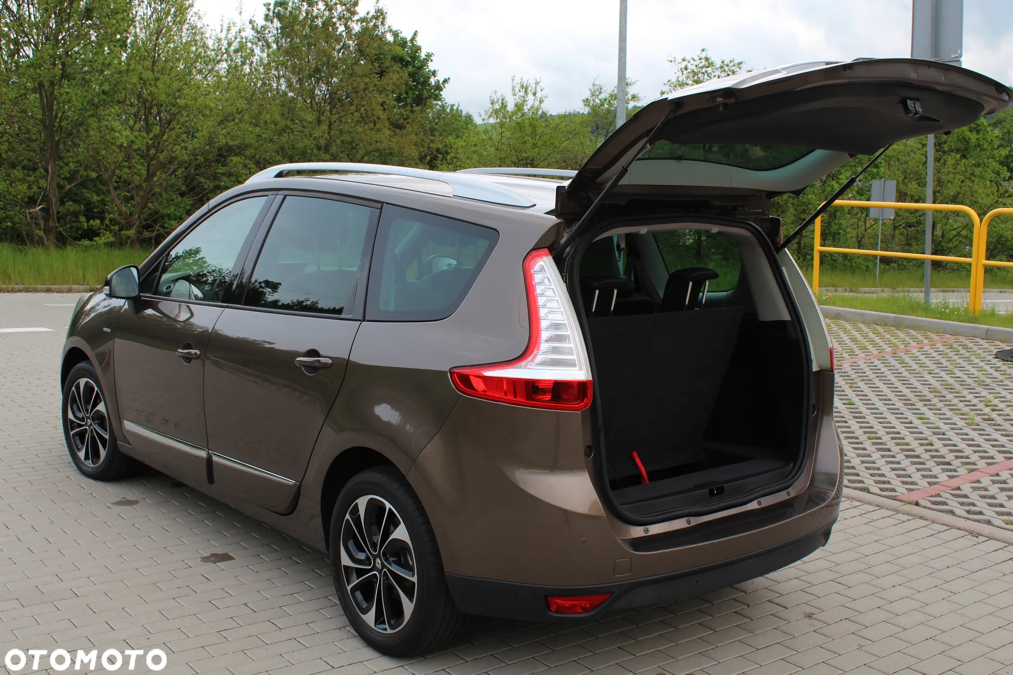 Renault Grand Scenic dCi 160 FAP Bose Edition - 8