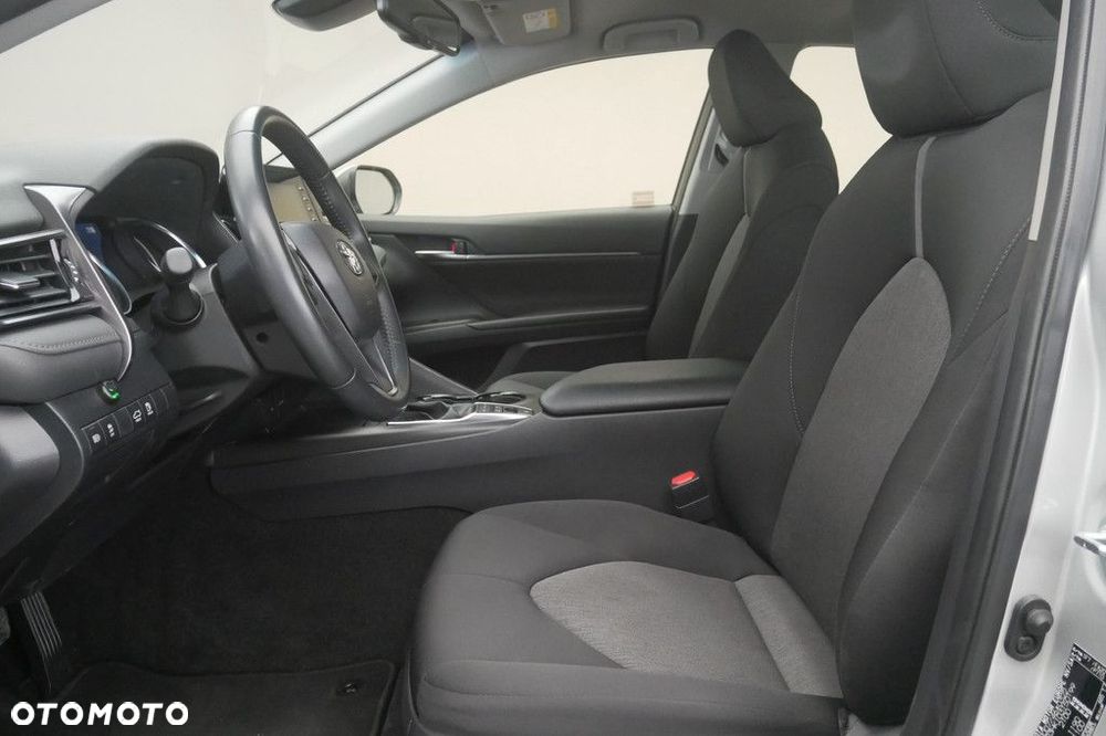 Toyota Camry 2.5 Hybrid Comfort CVT - 12