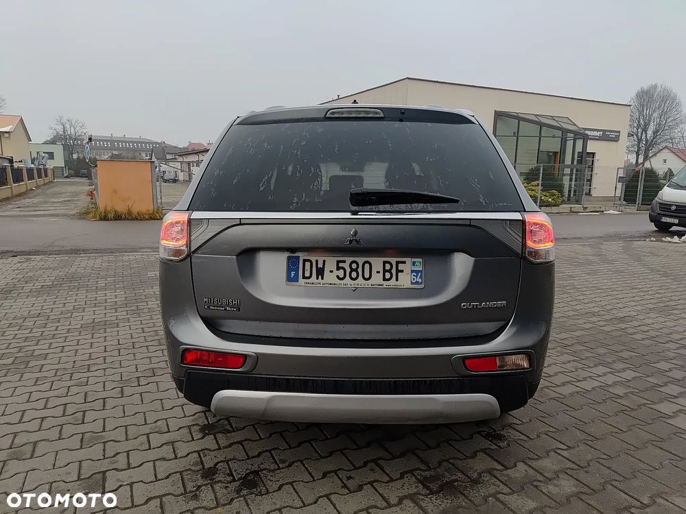 Mitsubishi Outlander 2.2 DI-D 4WD Plus - 6