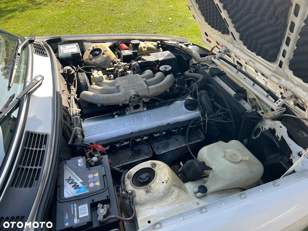 BMW Seria 3 325i - 24