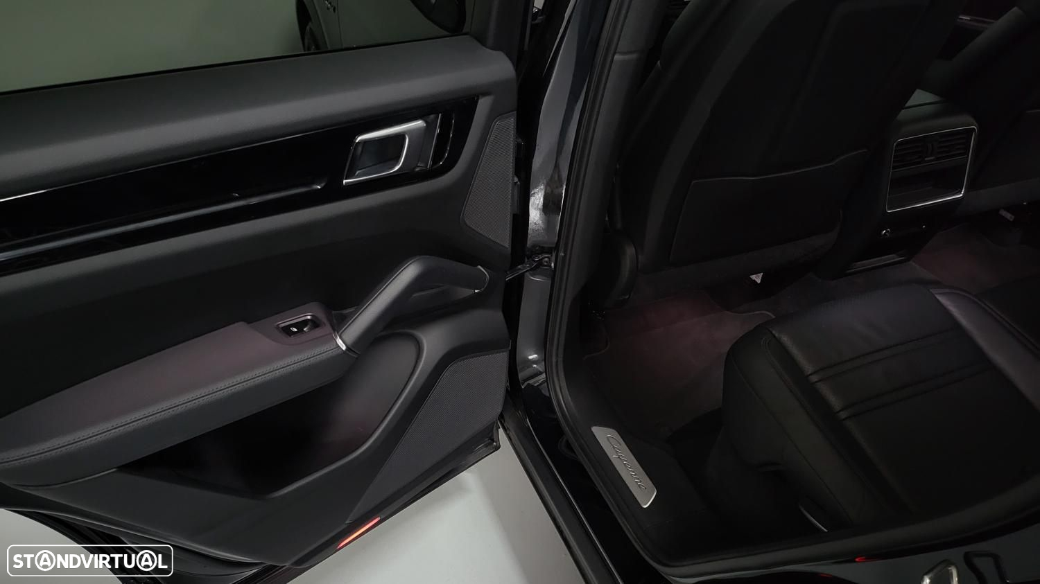 Porsche Cayenne Coupé E-Hybrid - 12