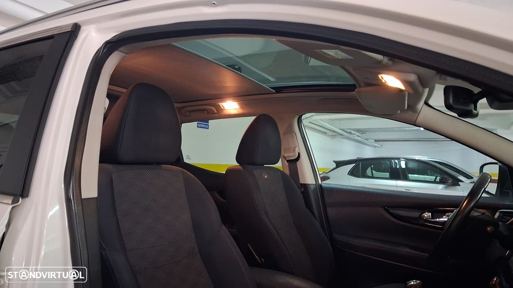 Nissan Qashqai 1.5 dCi N-Connecta 18 - 14