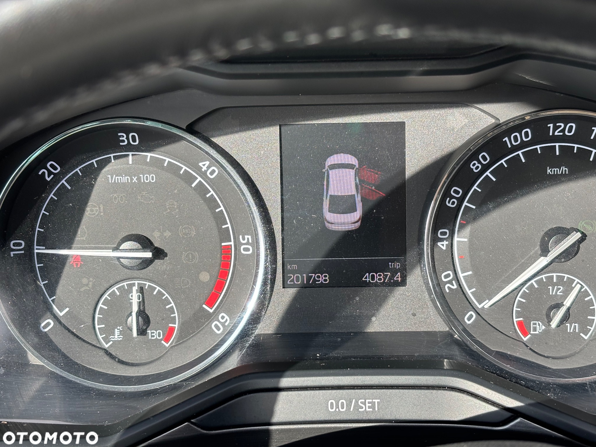Skoda Superb 2.0 TDI Sportline DSG - 8